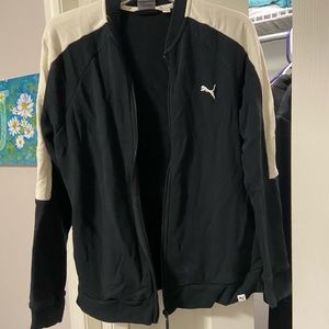 Women’s Puma Jogging Suit